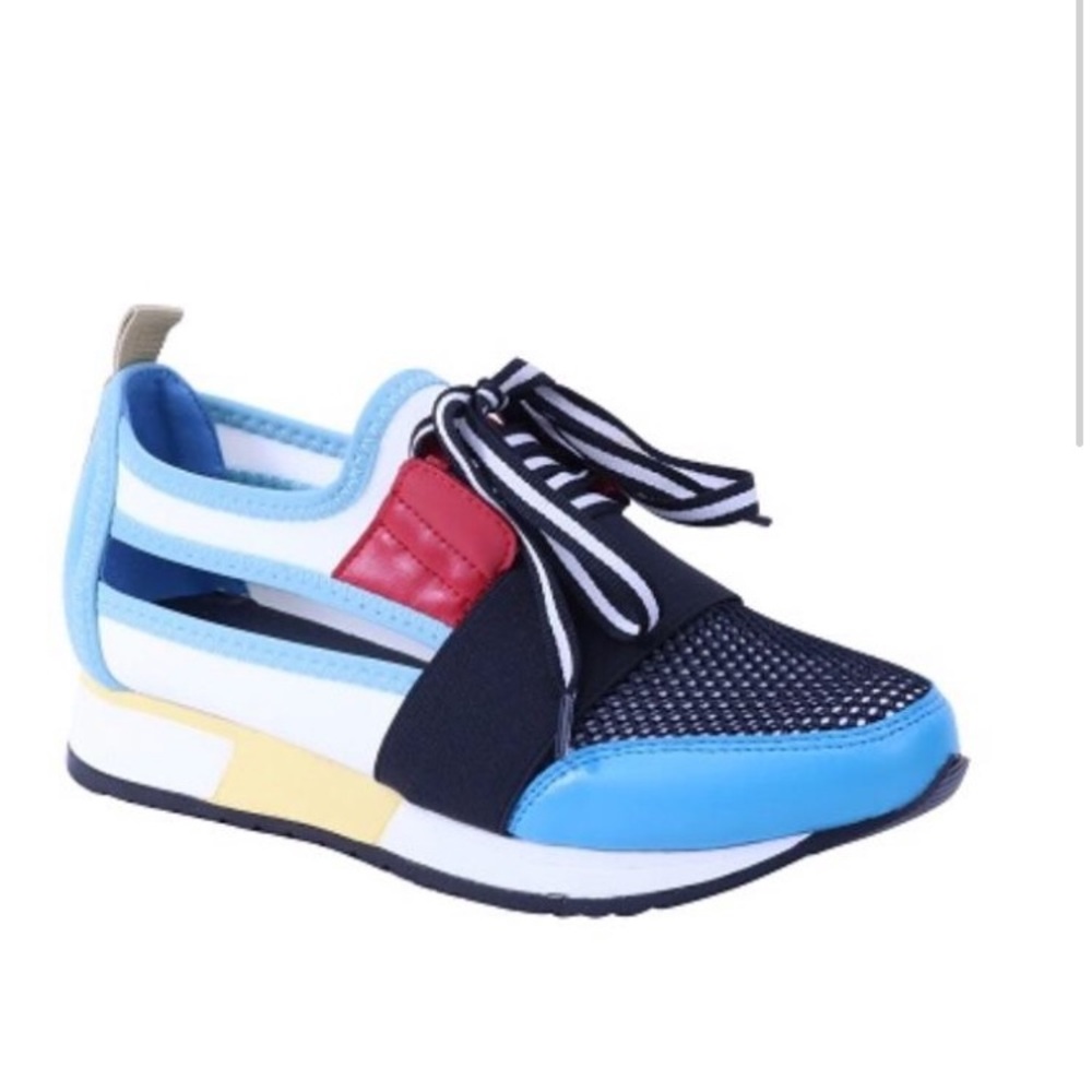 **NWT** Retro open side sneaker shoe